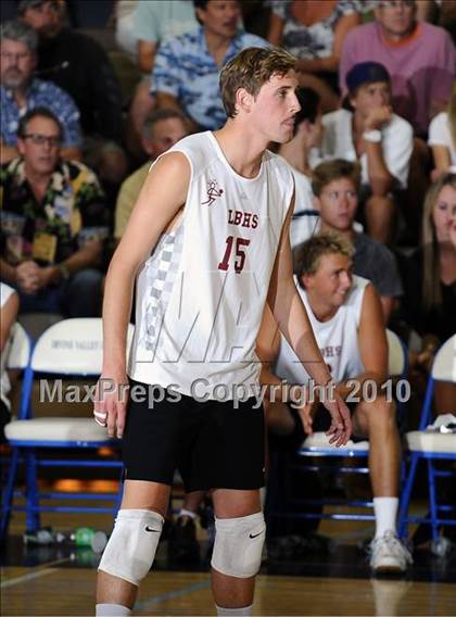 Thumbnail 3 in Laguna Beach vs. Santa Fe Christian (CIF SoCal D3 Vollleyball Final) photogallery.