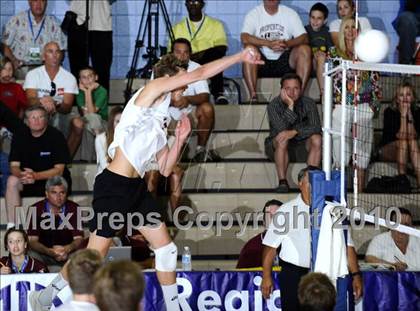 Thumbnail 1 in Laguna Beach vs. Santa Fe Christian (CIF SoCal D3 Vollleyball Final) photogallery.