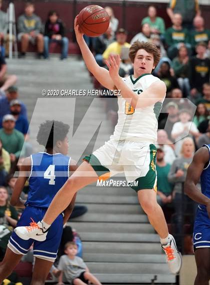 Thumbnail 3 in Crockett vs. Little River Academy (UIL 3A Regional Quaterfinal) photogallery.