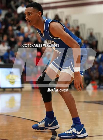 Thumbnail 3 in Crockett vs. Little River Academy (UIL 3A Regional Quaterfinal) photogallery.