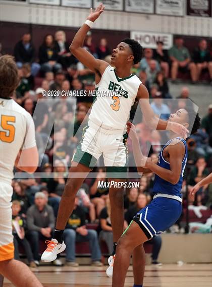 Thumbnail 3 in Crockett vs. Little River Academy (UIL 3A Regional Quaterfinal) photogallery.
