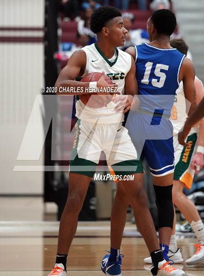 Thumbnail 2 in Crockett vs. Little River Academy (UIL 3A Regional Quaterfinal) photogallery.