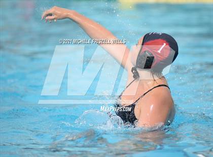 Thumbnail 1 in Carlsbad vs. Coronado (CIF SDS Open Division Semifinal) photogallery.