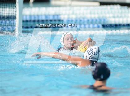 Thumbnail 1 in Carlsbad vs. Coronado (CIF SDS Open Division Semifinal) photogallery.