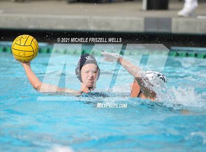 Thumbnail 3 in Carlsbad vs. Coronado (CIF SDS Open Division Semifinal) photogallery.