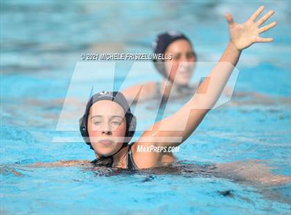 Thumbnail 2 in Carlsbad vs. Coronado (CIF SDS Open Division Semifinal) photogallery.