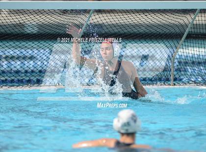 Thumbnail 2 in Carlsbad vs. Coronado (CIF SDS Open Division Semifinal) photogallery.