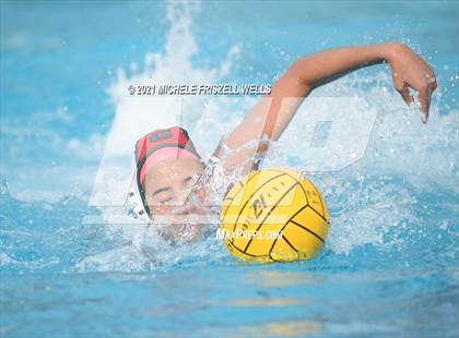 Thumbnail 3 in Carlsbad vs. Coronado (CIF SDS Open Division Semifinal) photogallery.