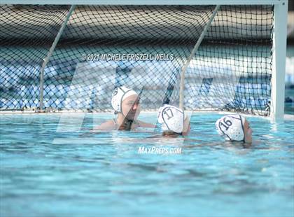 Thumbnail 2 in Carlsbad vs. Coronado (CIF SDS Open Division Semifinal) photogallery.