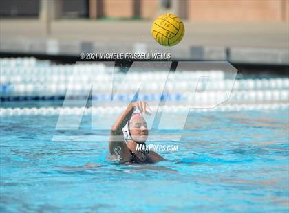 Thumbnail 3 in Carlsbad vs. Coronado (CIF SDS Open Division Semifinal) photogallery.