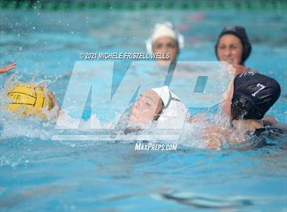 Thumbnail 3 in Carlsbad vs. Coronado (CIF SDS Open Division Semifinal) photogallery.