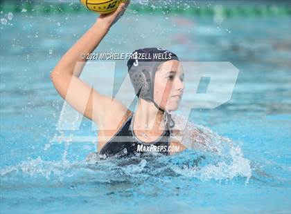 Thumbnail 2 in Carlsbad vs. Coronado (CIF SDS Open Division Semifinal) photogallery.