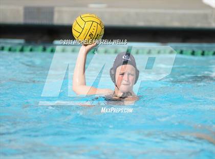Thumbnail 2 in Carlsbad vs. Coronado (CIF SDS Open Division Semifinal) photogallery.