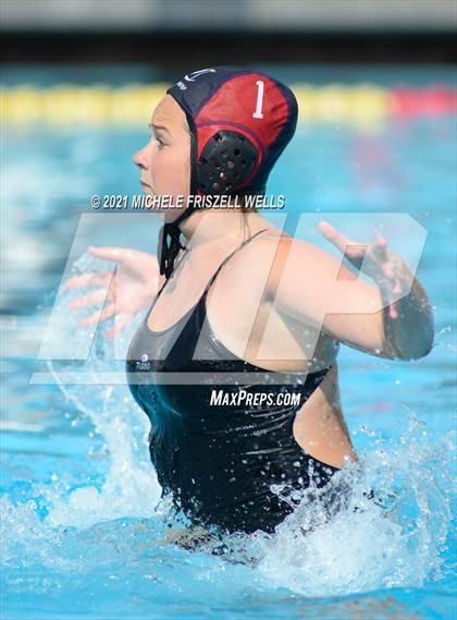 Thumbnail 1 in Carlsbad vs. Coronado (CIF SDS Open Division Semifinal) photogallery.