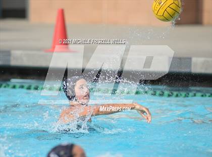 Thumbnail 3 in Carlsbad vs. Coronado (CIF SDS Open Division Semifinal) photogallery.