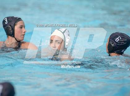 Thumbnail 2 in Carlsbad vs. Coronado (CIF SDS Open Division Semifinal) photogallery.