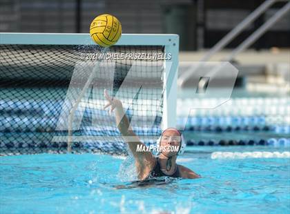 Thumbnail 2 in Carlsbad vs. Coronado (CIF SDS Open Division Semifinal) photogallery.