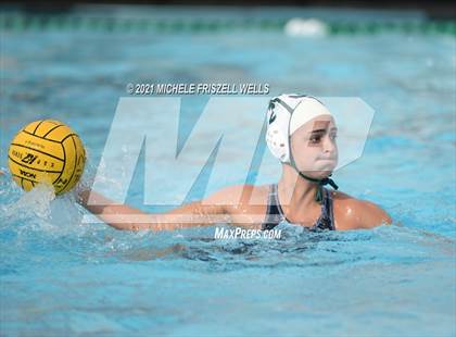 Thumbnail 2 in Carlsbad vs. Coronado (CIF SDS Open Division Semifinal) photogallery.