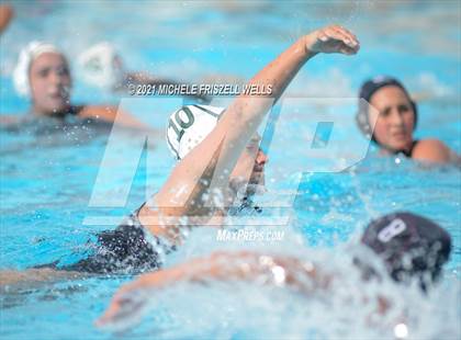 Thumbnail 2 in Carlsbad vs. Coronado (CIF SDS Open Division Semifinal) photogallery.
