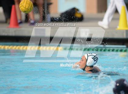 Thumbnail 3 in Carlsbad vs. Coronado (CIF SDS Open Division Semifinal) photogallery.