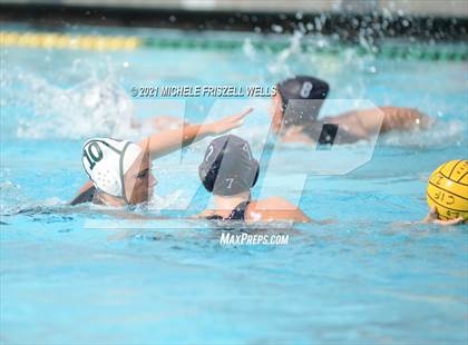 Thumbnail 3 in Carlsbad vs. Coronado (CIF SDS Open Division Semifinal) photogallery.