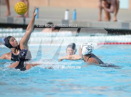 Thumbnail 2 in Carlsbad vs. Coronado (CIF SDS Open Division Semifinal) photogallery.