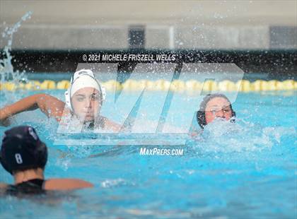 Thumbnail 1 in Carlsbad vs. Coronado (CIF SDS Open Division Semifinal) photogallery.