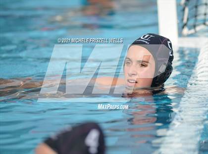Thumbnail 2 in Carlsbad vs. Coronado (CIF SDS Open Division Semifinal) photogallery.