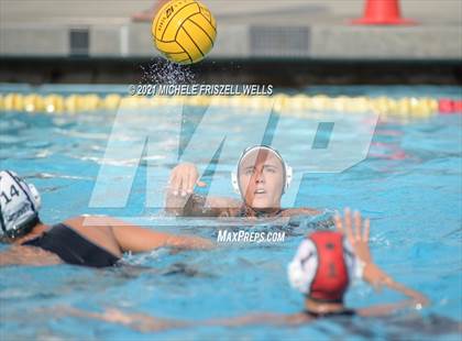 Thumbnail 2 in Carlsbad vs. Coronado (CIF SDS Open Division Semifinal) photogallery.