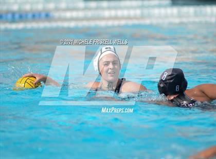 Thumbnail 2 in Carlsbad vs. Coronado (CIF SDS Open Division Semifinal) photogallery.