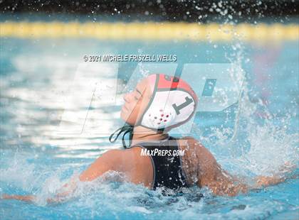 Thumbnail 3 in Carlsbad vs. Coronado (CIF SDS Open Division Semifinal) photogallery.