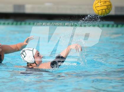 Thumbnail 2 in Carlsbad vs. Coronado (CIF SDS Open Division Semifinal) photogallery.