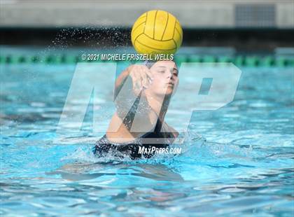 Thumbnail 2 in Carlsbad vs. Coronado (CIF SDS Open Division Semifinal) photogallery.