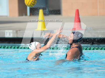Thumbnail 2 in Carlsbad vs. Coronado (CIF SDS Open Division Semifinal) photogallery.