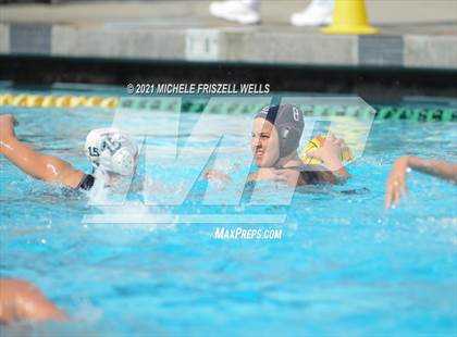 Thumbnail 2 in Carlsbad vs. Coronado (CIF SDS Open Division Semifinal) photogallery.
