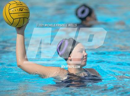 Thumbnail 3 in Carlsbad vs. Coronado (CIF SDS Open Division Semifinal) photogallery.