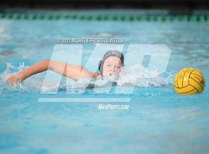 Thumbnail 2 in Carlsbad vs. Coronado (CIF SDS Open Division Semifinal) photogallery.