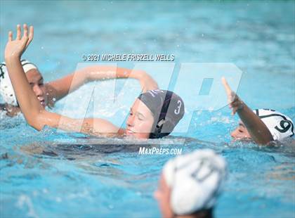 Thumbnail 2 in Carlsbad vs. Coronado (CIF SDS Open Division Semifinal) photogallery.