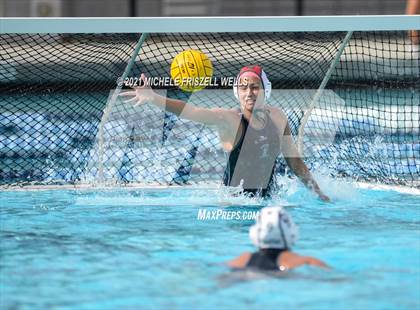 Thumbnail 2 in Carlsbad vs. Coronado (CIF SDS Open Division Semifinal) photogallery.