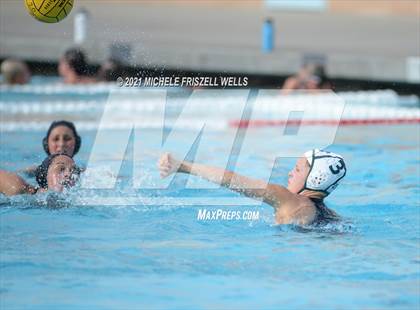Thumbnail 2 in Carlsbad vs. Coronado (CIF SDS Open Division Semifinal) photogallery.