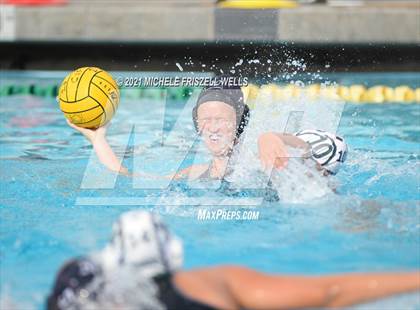 Thumbnail 1 in Carlsbad vs. Coronado (CIF SDS Open Division Semifinal) photogallery.