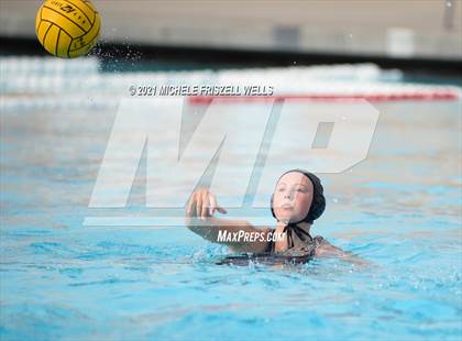 Thumbnail 3 in Carlsbad vs. Coronado (CIF SDS Open Division Semifinal) photogallery.