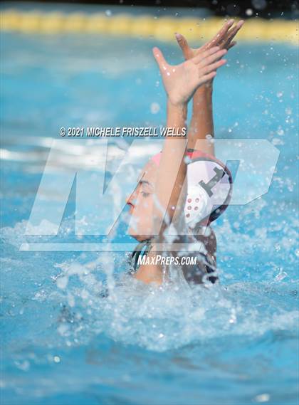 Thumbnail 3 in Carlsbad vs. Coronado (CIF SDS Open Division Semifinal) photogallery.