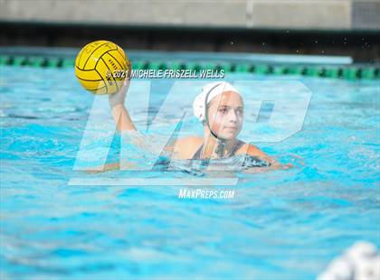 Thumbnail 2 in Carlsbad vs. Coronado (CIF SDS Open Division Semifinal) photogallery.