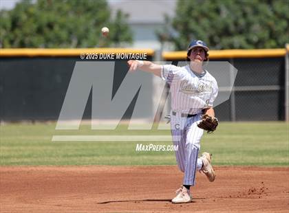 Thumbnail 3 in Casteel vs. Higley (AIA 6A RD1 B Playoff) photogallery.