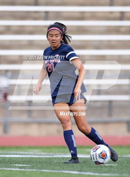 Thumbnail 2 in Kent Denver vs. Jefferson Academy (CHSAA Class 3A Semifinal) photogallery.