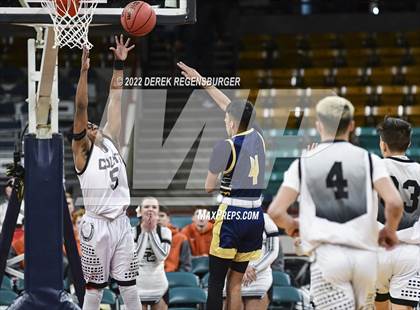 Thumbnail 3 in Pueblo South vs Frederick (CHSAA 4A Final 4) photogallery.