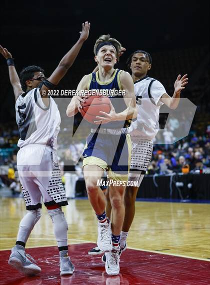 Thumbnail 3 in Pueblo South vs Frederick (CHSAA 4A Final 4) photogallery.