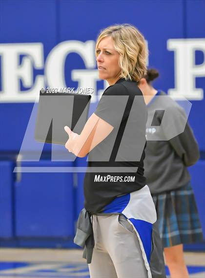 Thumbnail 2 in Xavier College Prep vs. Chandler photogallery.