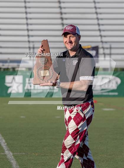 Thumbnail 2 in Derryfield vs. Winnacunnet (NHIAA D2 Final) photogallery.